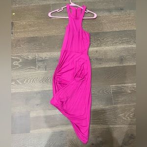 Lulu’s hot pink dress